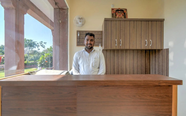 Capital O 68772 Kubergarh Resort