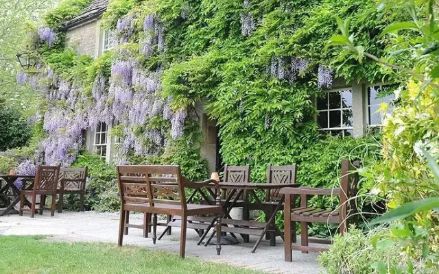 The Pear Tree Inn