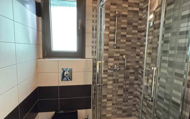 Smaragdine Blue Villa