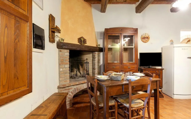 Belvilla by OYO Farmhous With Swimming Pool