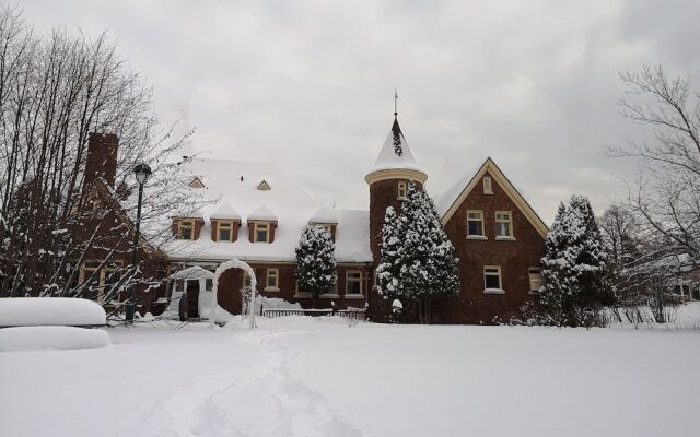 Chateau Murdock Gite et Esthétique 1950