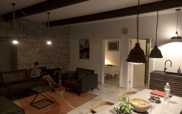 Dantes Sin-3 Bdrm Seaside Rooftop House - Opatija