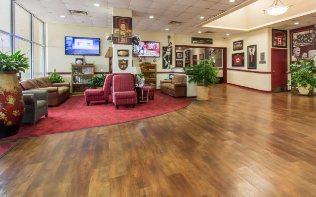 Sooner Legends Inn and Suites