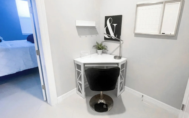 Houston Heights Hideaway Fast WiFi