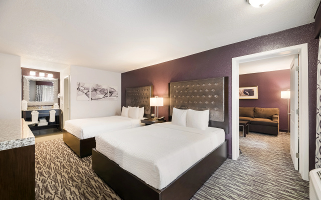 Clarion Inn & Suites Across From Universal Orlando Resort
