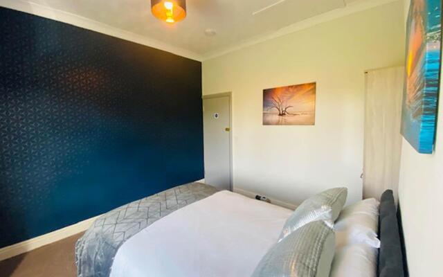 Townhouse @ 110 Etruria Vale Road Stoke