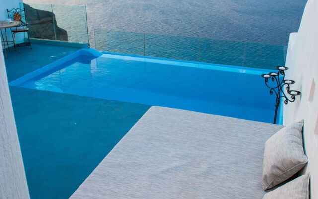 Astarte Suites