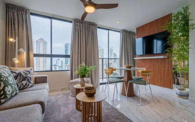 w Majestic 1BR w Beautiful View in Calle 50