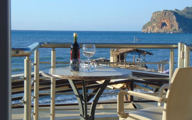 Litinas Casa-In front of the Sea