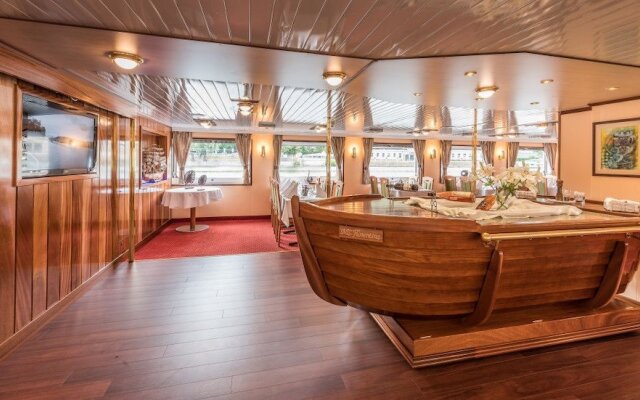 Florentina Boat Hotel
