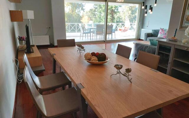 Luxury beachfront 3 bedroom apartment in Kavouri beach, Athens
