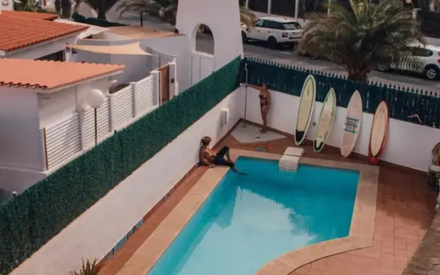 International Surf School & Camp - Hostel