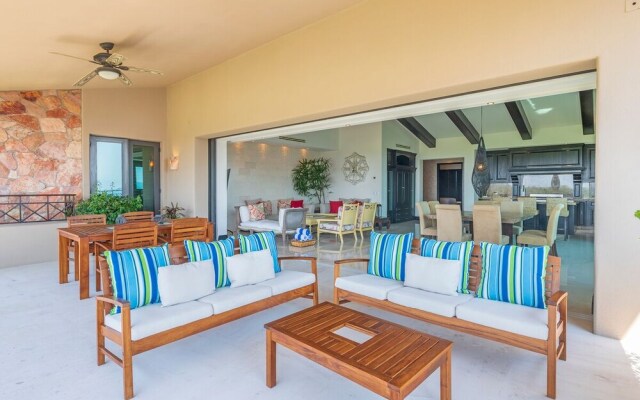 Beautiful 3 Bedroom Condo