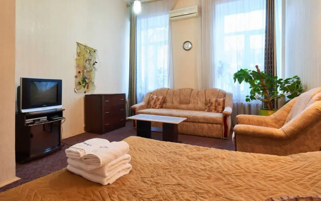 Home-Hotel Yaroslavskaya 15-23