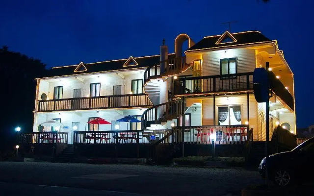 hotelImage