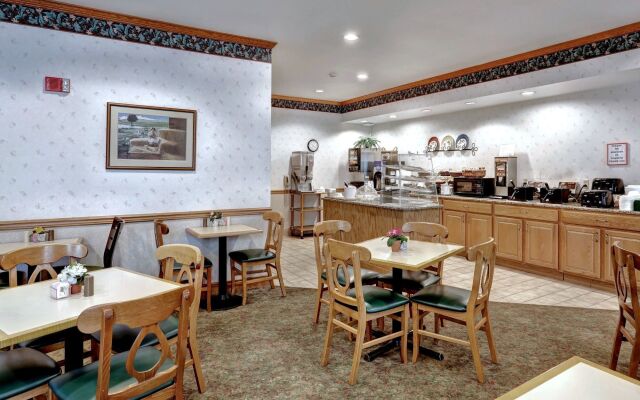 Lancaster Inn and Suites