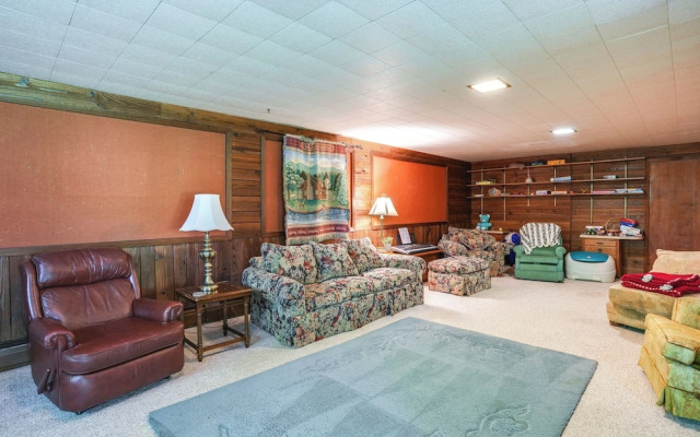 15 Mi to Downtown Minneapolis: Retreat on 5 Acres