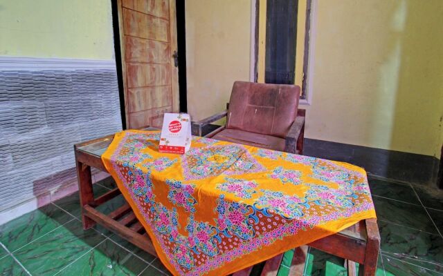 SPOT ON 92882 Penginapan 3 Bersaudara Near Pasar Sengkol