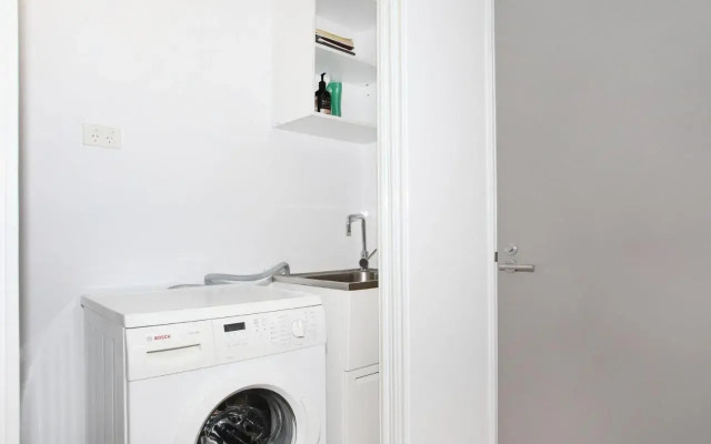 Arlington 1 - Two Bedroom Unit, close to the beach!