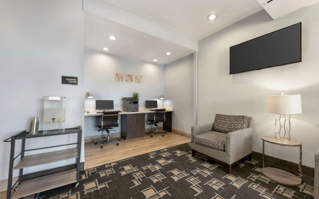 Best Western Plus Buda Austin Inn & Suites