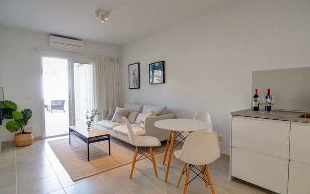 San Sebastian Apartment with Patio by Hello Apartments Sitges