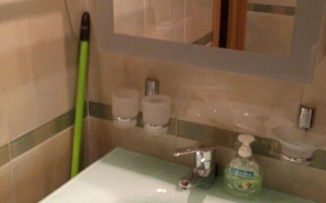 Апартаменты в Вятском переулке, 4