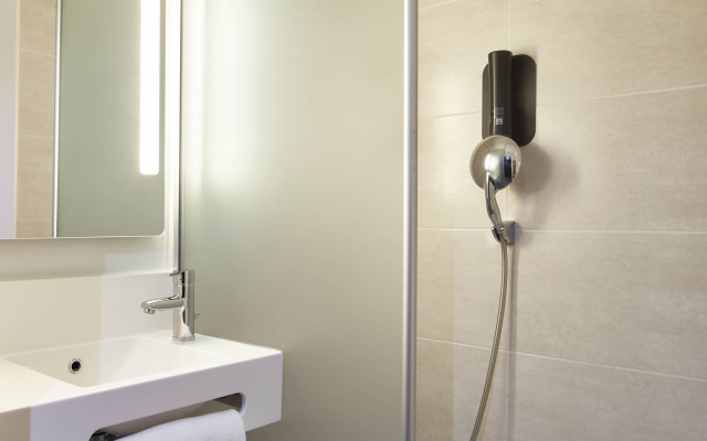 B&B HOTEL NANTERRE Rueil Malmaison
