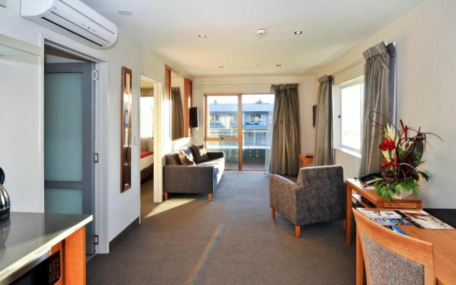 Wai Ora Lakeside Spa Resort – Guest Rooms – Rotorua
