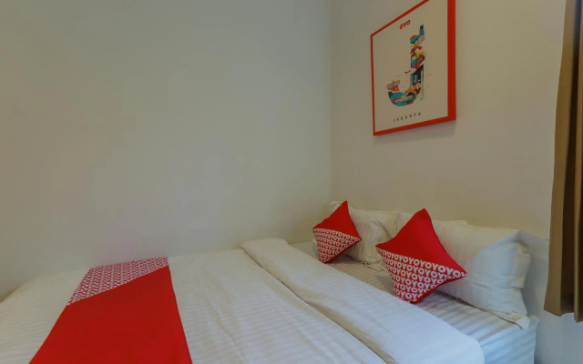 OYO 866 Idola Residence
