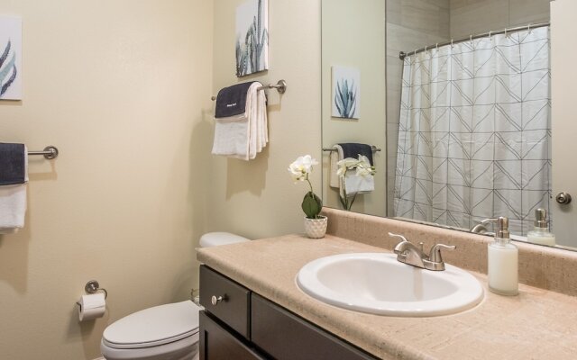 Southside 1 BR Apt with Parking by Frontdesk