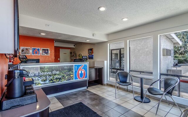 Motel 6 Modesto CA