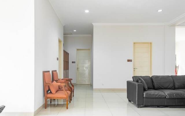 RedDoorz near Siloam Karawaci 3