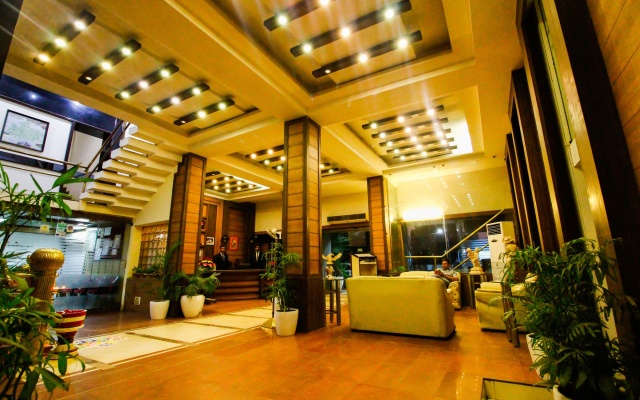 Hotel Rishi Regency – Lobby – Jabalpur