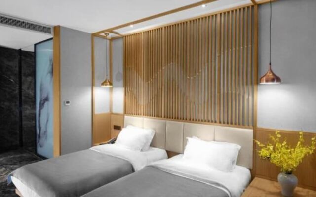 Cozy Home Rooftop Scenic Hotel (Guilin Two Rivers And Four Lakes Elephant Trunk Hill)