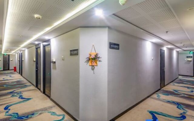 Starway Hotel (Beijing Shangdi High speed Railway Station Hotel）