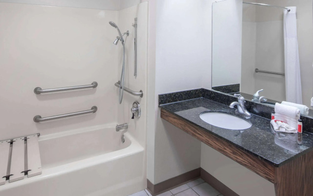 Baymont by Wyndham Cleveland