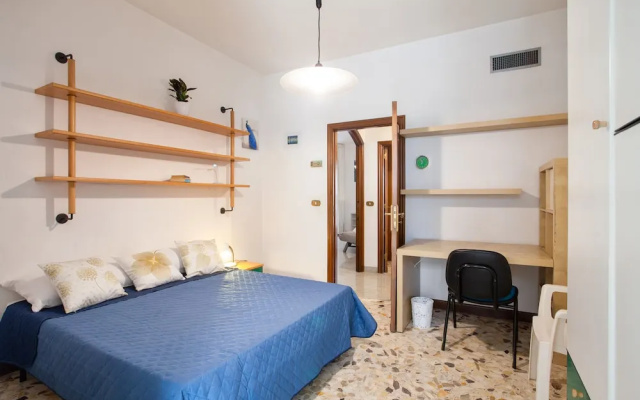 Pane & Pomodoro Beach Roomy Flat