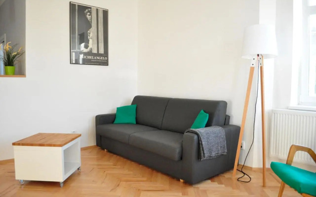 Central-Modern-Apartment