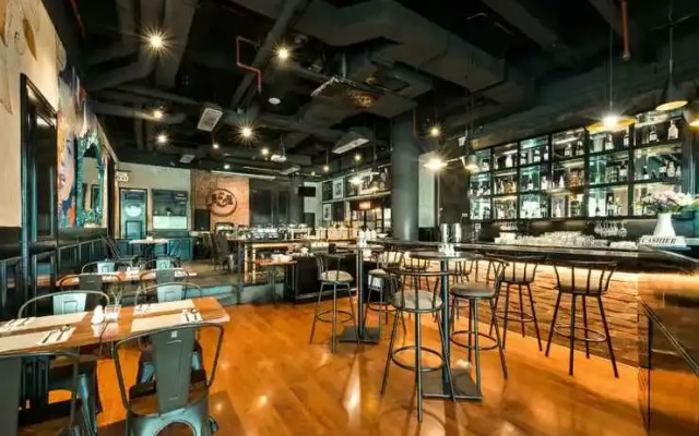 MaxOneHotels Premier Melawai