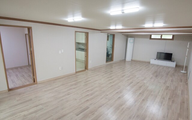 Stay House