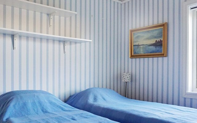 7 Person Holiday Home in Grebbestad