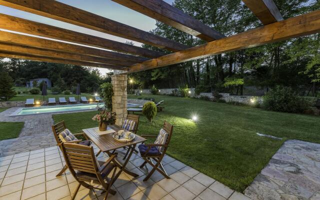 Lipa in Krnica with 4 bedrooms and 3 bathrooms