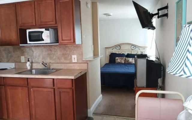 Swashbuckler Motel