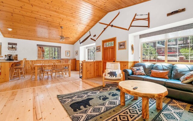 104 - Cozy Cabin in Pinewood Estates