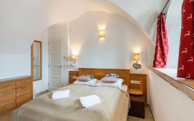 Traditional Holiday Home With Sauna in Niedernsill
