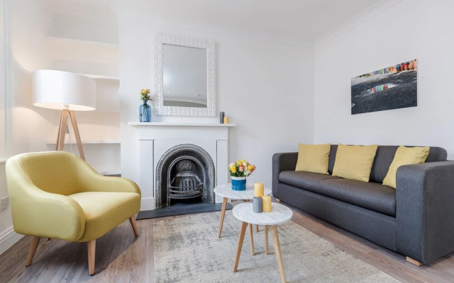 Soho Apartments by BaseToGo