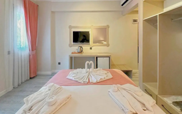 Casa De Levi̇ssi̇ Hotel Oludeni̇z