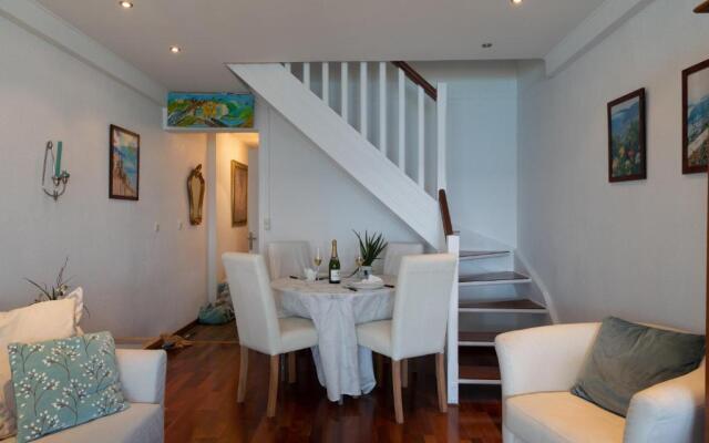 La Prom - a two bedroom apartment with a sea view