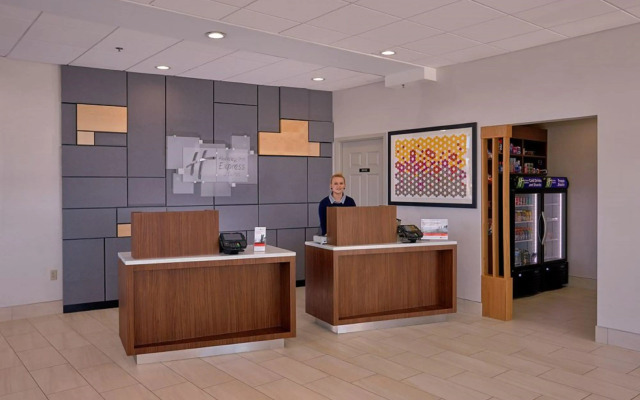 Holiday Inn Express and Suites Pigeon Forge Sevierville by IHG