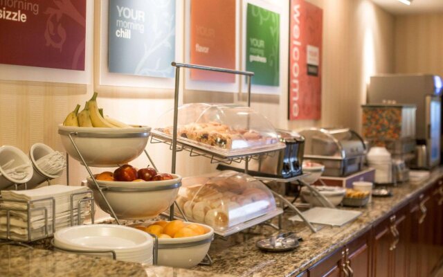 Comfort Suites Grand Rapids North